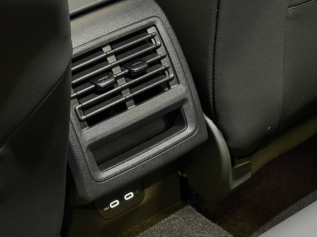 New 2026 Volkswagen GTI SE FWD image 24