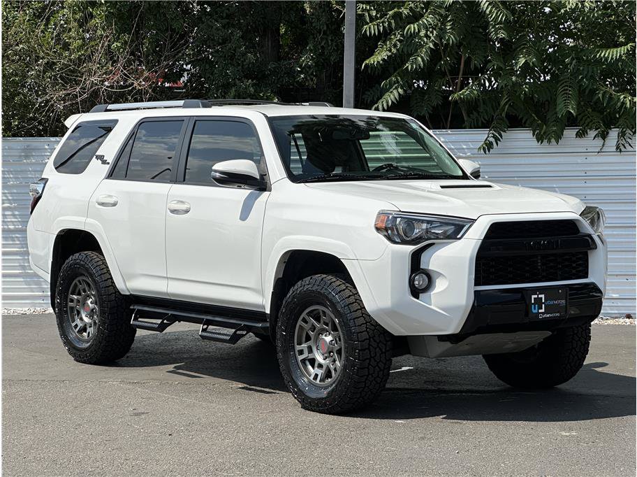 Used 2018 Toyota 4Runner TRD Off-Road Premium w/ TRD Performance Package AWD/4WD image 8