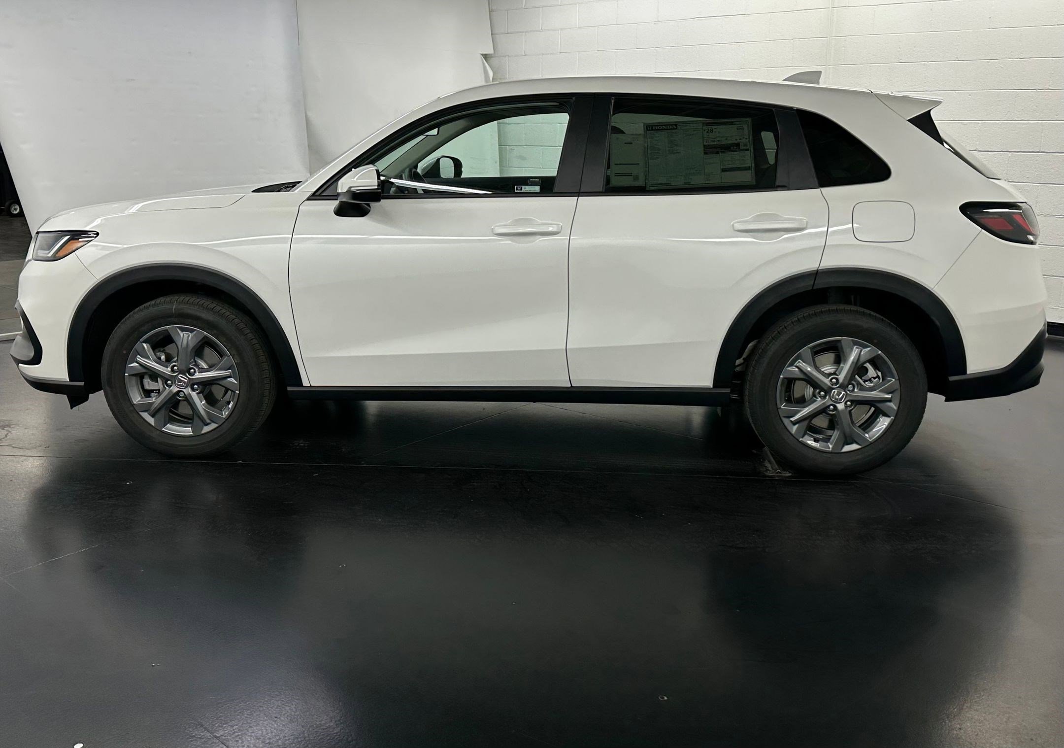 New 2026 Honda HR-V LX image 2