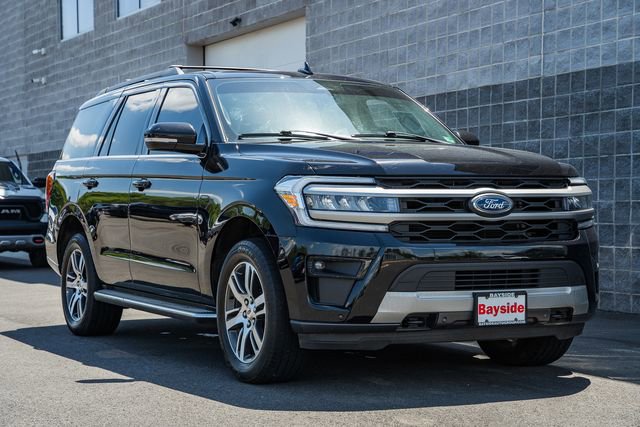 Used 2023 Ford Expedition XLT AWD/4WD image 2