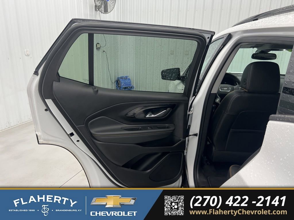 Used 2024 GMC Terrain AT4 w/ Tech Package image 10