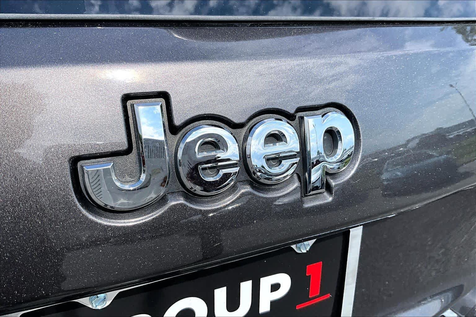 Used 2019 Jeep Grand Cherokee Limited AWD/4WD image 31