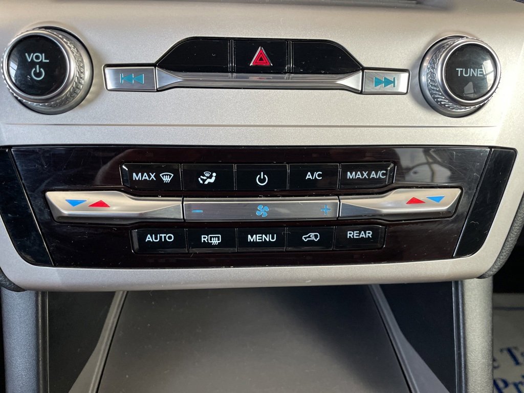 Used 2021 Ford Explorer 4WD w/ Class III Trailer Tow Package image 25