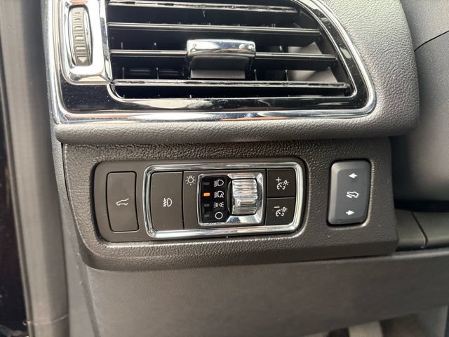 Used 2024 Lincoln Navigator Reserve AWD/4WD image 16