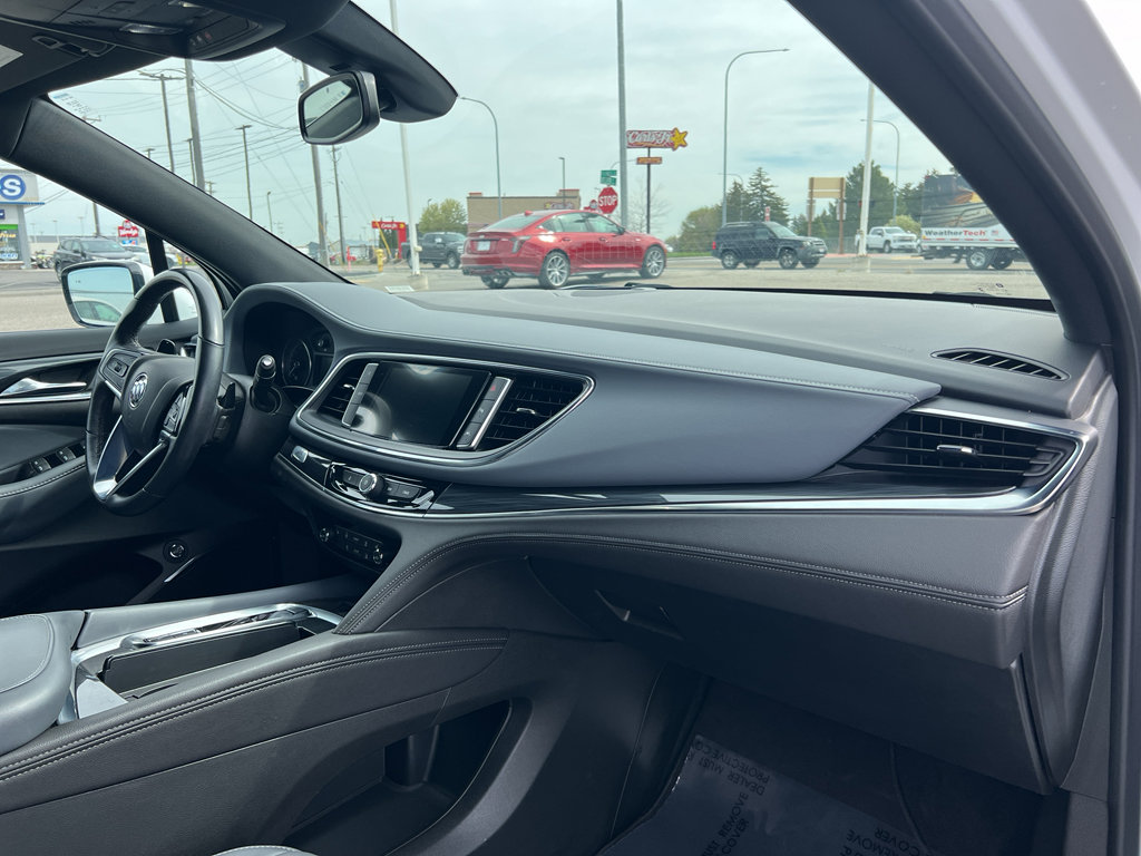 Used 2024 Buick Enclave Essence AWD/4WD image 26
