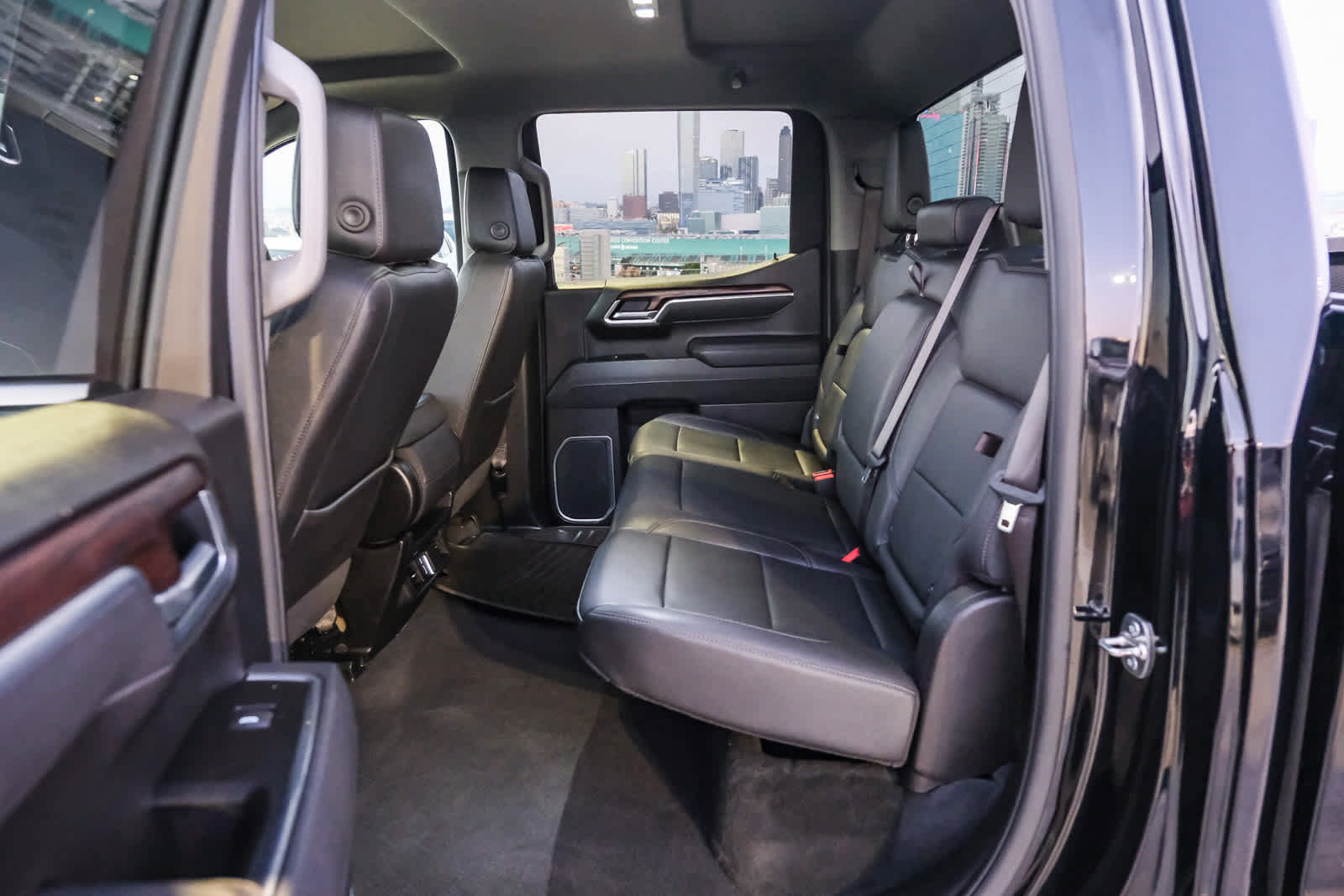 Used 2025 GMC Sierra 1500 SLT RWD image 19