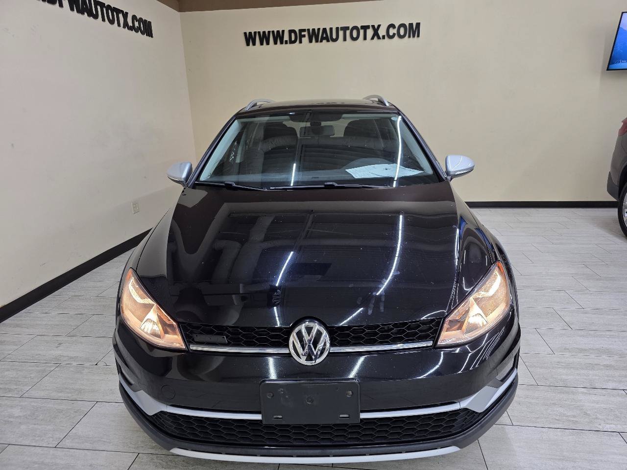 Used 2017 Volkswagen Golf Alltrack SEL AWD/4WD image 3