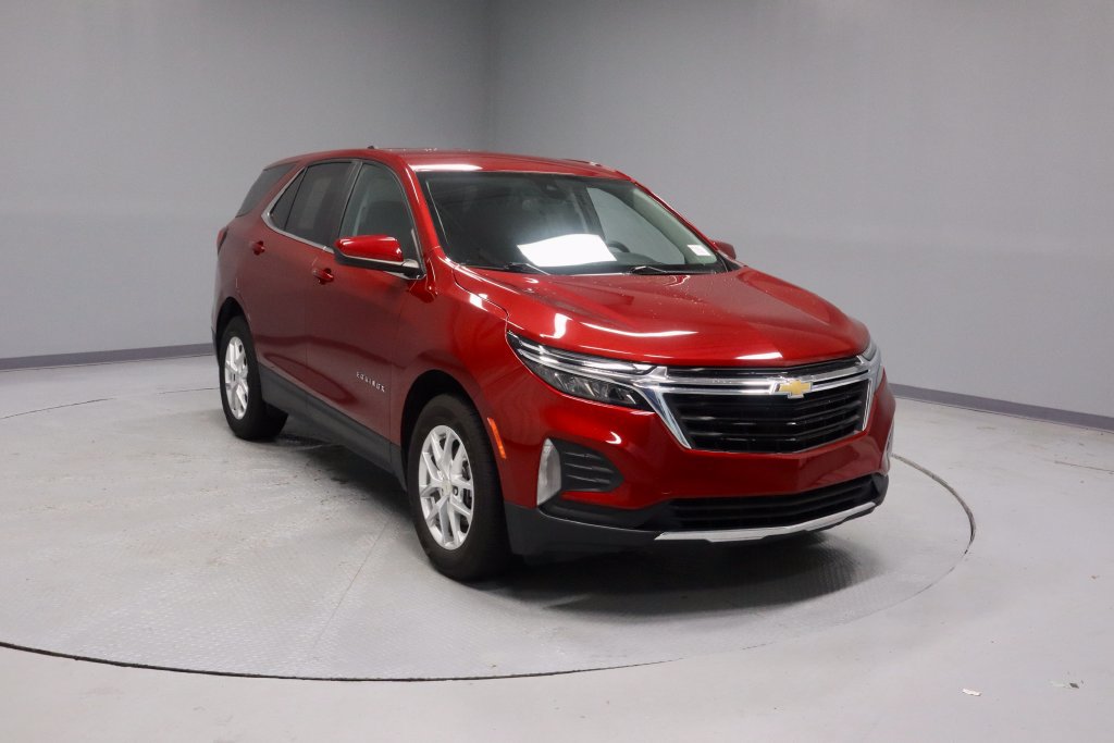 Used 2024 Chevrolet Equinox LT w/ LPO, Floor Liner Package FWD image 1
