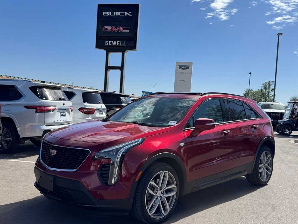 Used 2020 Cadillac XT4 Sport FWD image 1