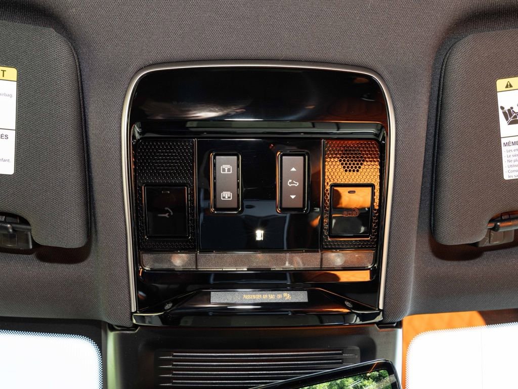 Used 2025 Land Rover Range Rover SE AWD/4WD image 42