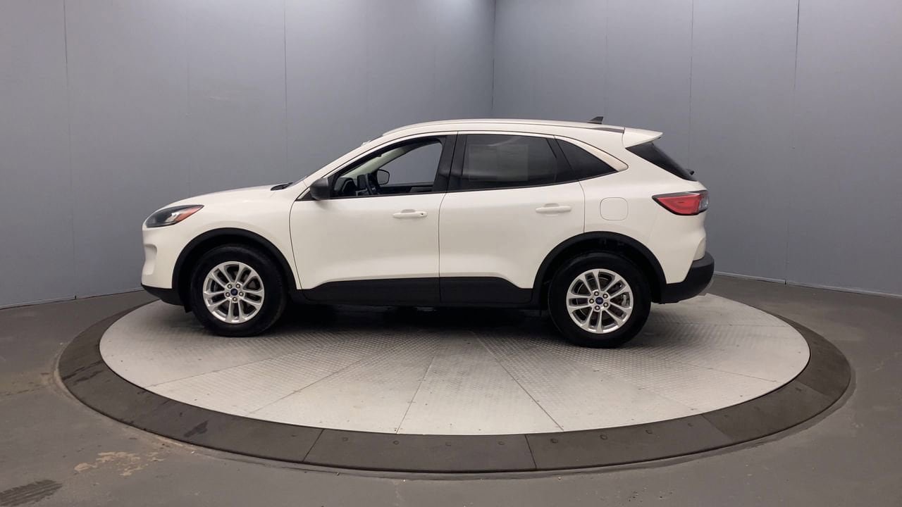 Used 2022 Ford Escape SE AWD/4WD image 2