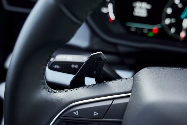 Used 2025 Lamborghini Urus SE image 56