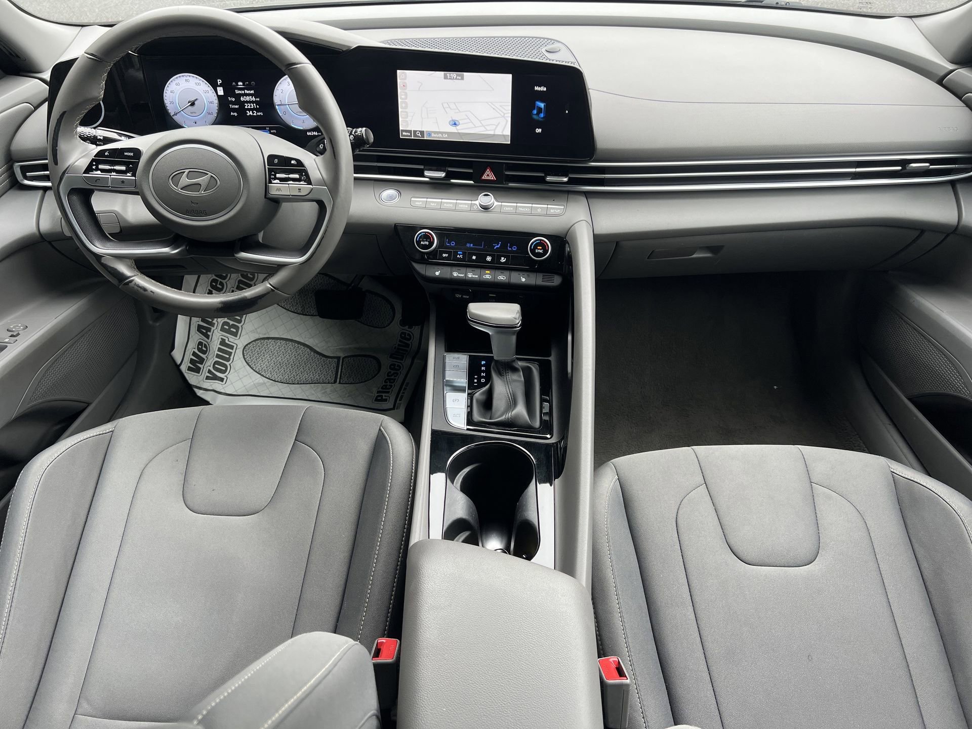 Used 2025 Hyundai Elantra SEL FWD image 2