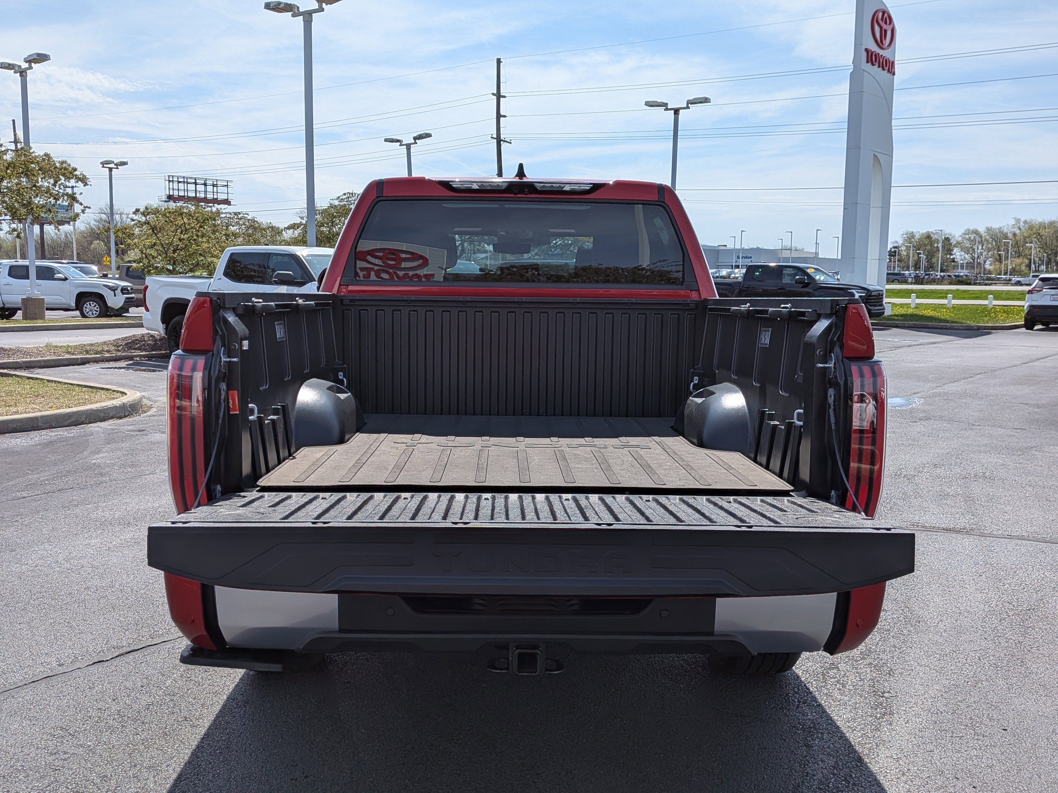 Used 2025 Toyota Tundra Limited AWD/4WD image 7