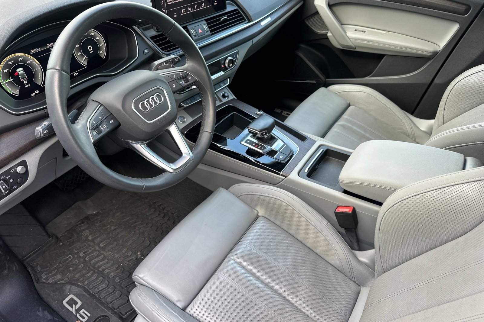 Used 2022 Audi Q5 e Prestige w/ Prestige Package image 11