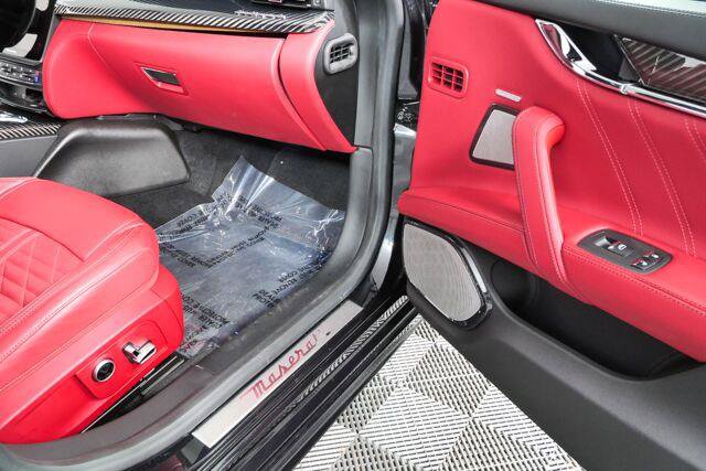 Used 2023 Maserati Quattroporte Modena RWD image 26