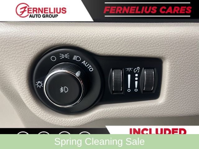 Used 2023 Chrysler Pacifica Limited FWD image 38