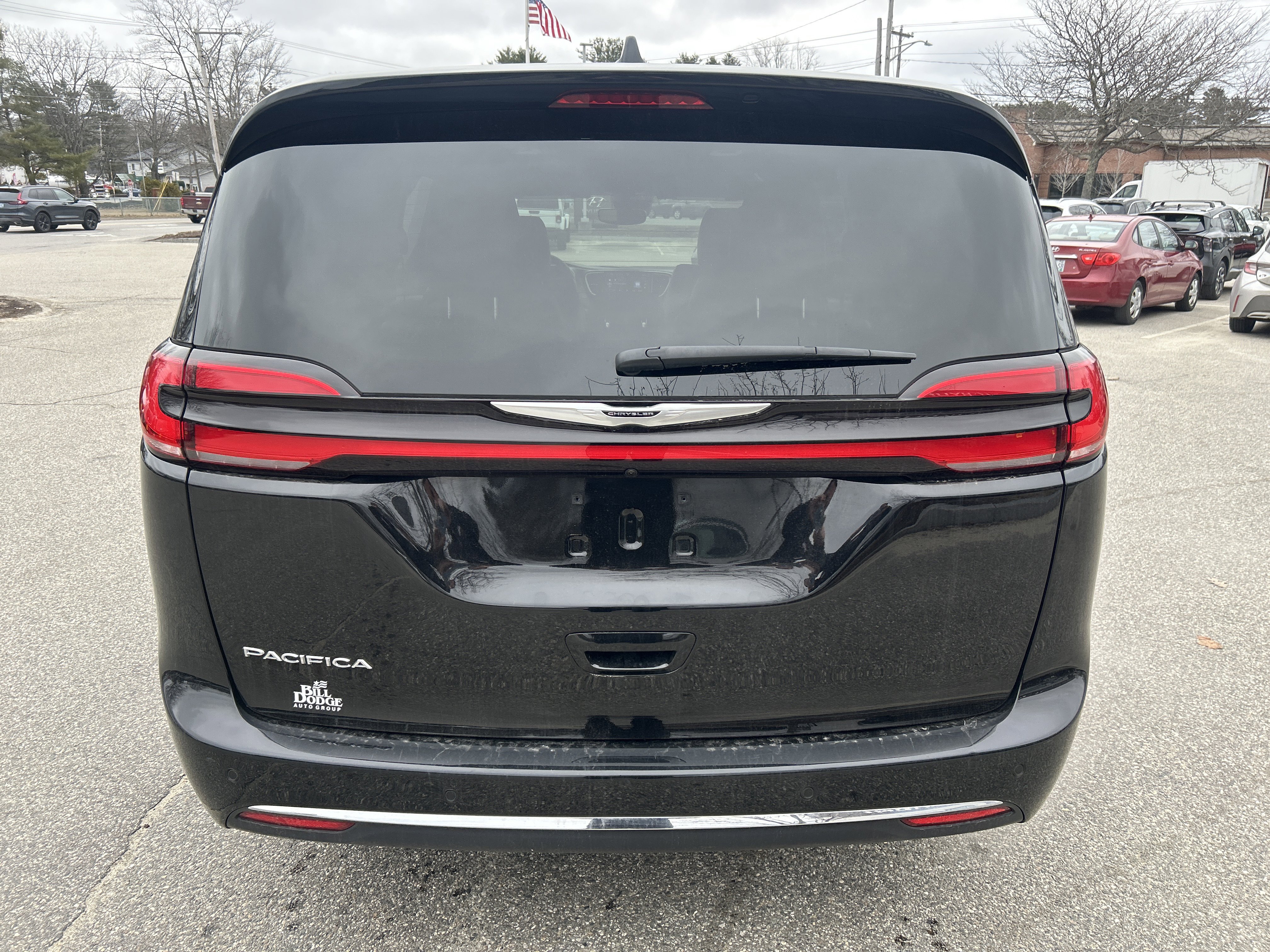 Used 2025 Chrysler Pacifica Select FWD image 6