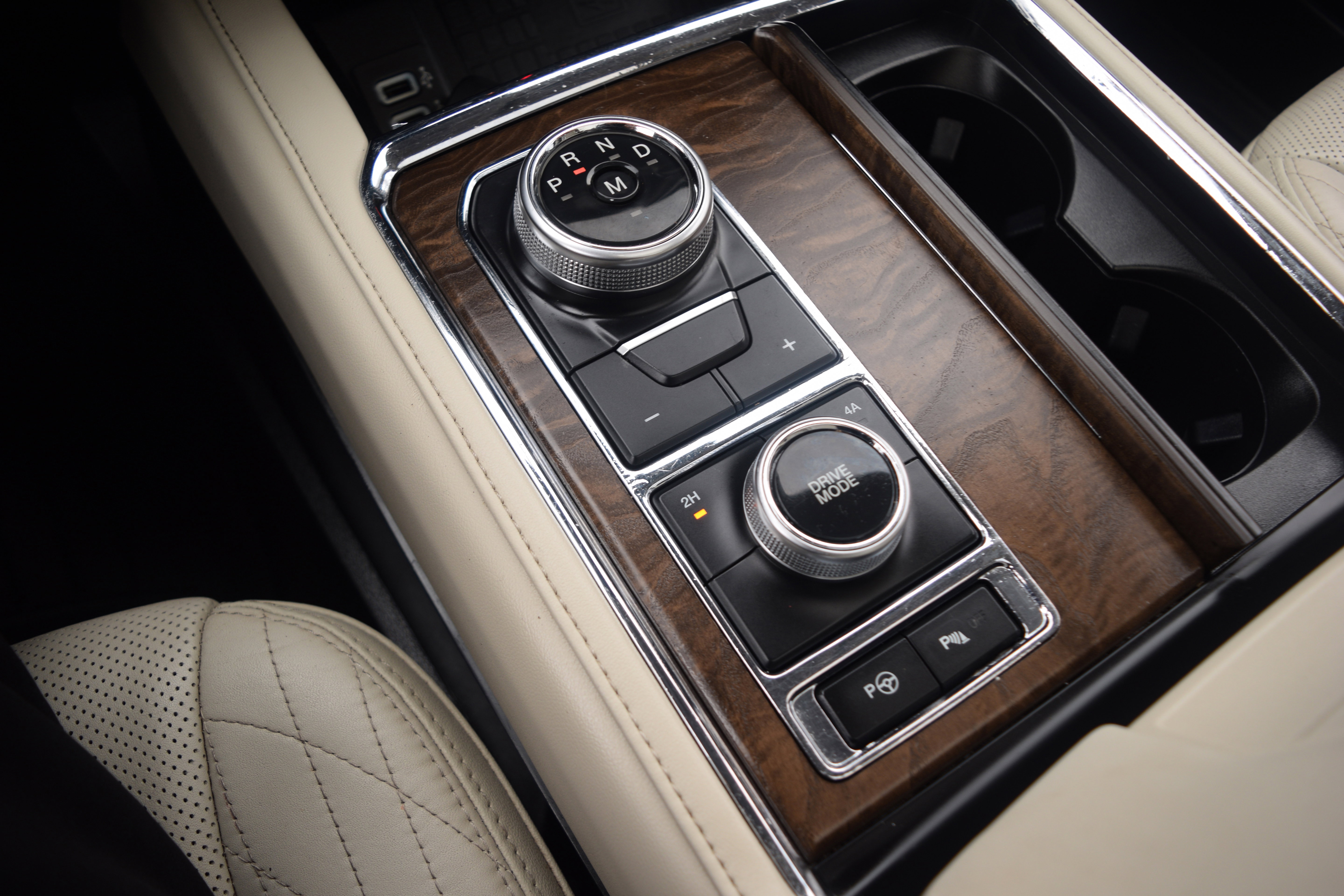 Used 2019 Ford Expedition Platinum image 11