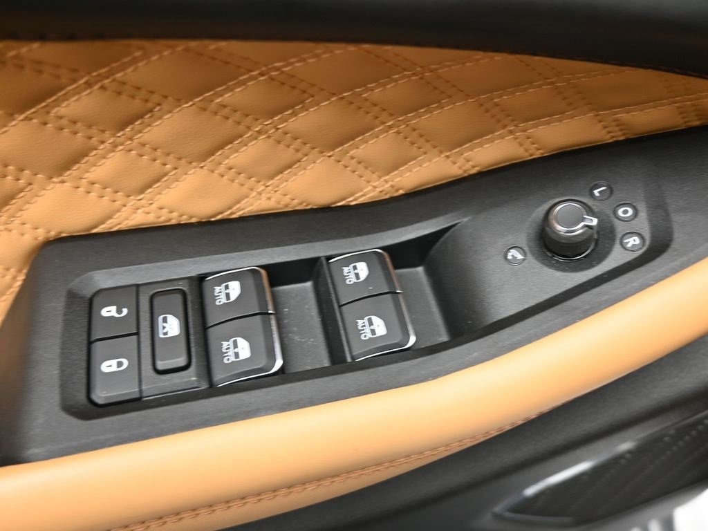 Used 2025 Jeep Grand Cherokee Summit w/ Obsidian Package image 13