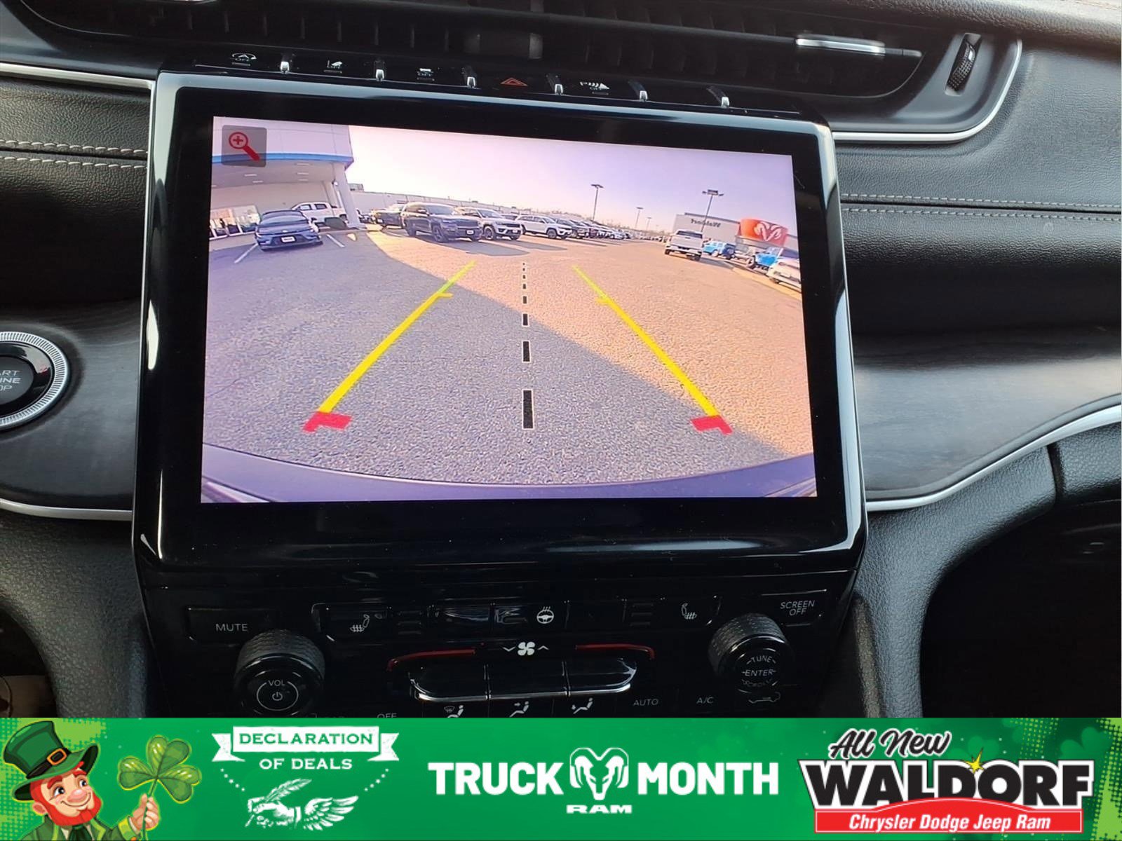 Used 2023 Jeep Grand Cherokee Limited image 15