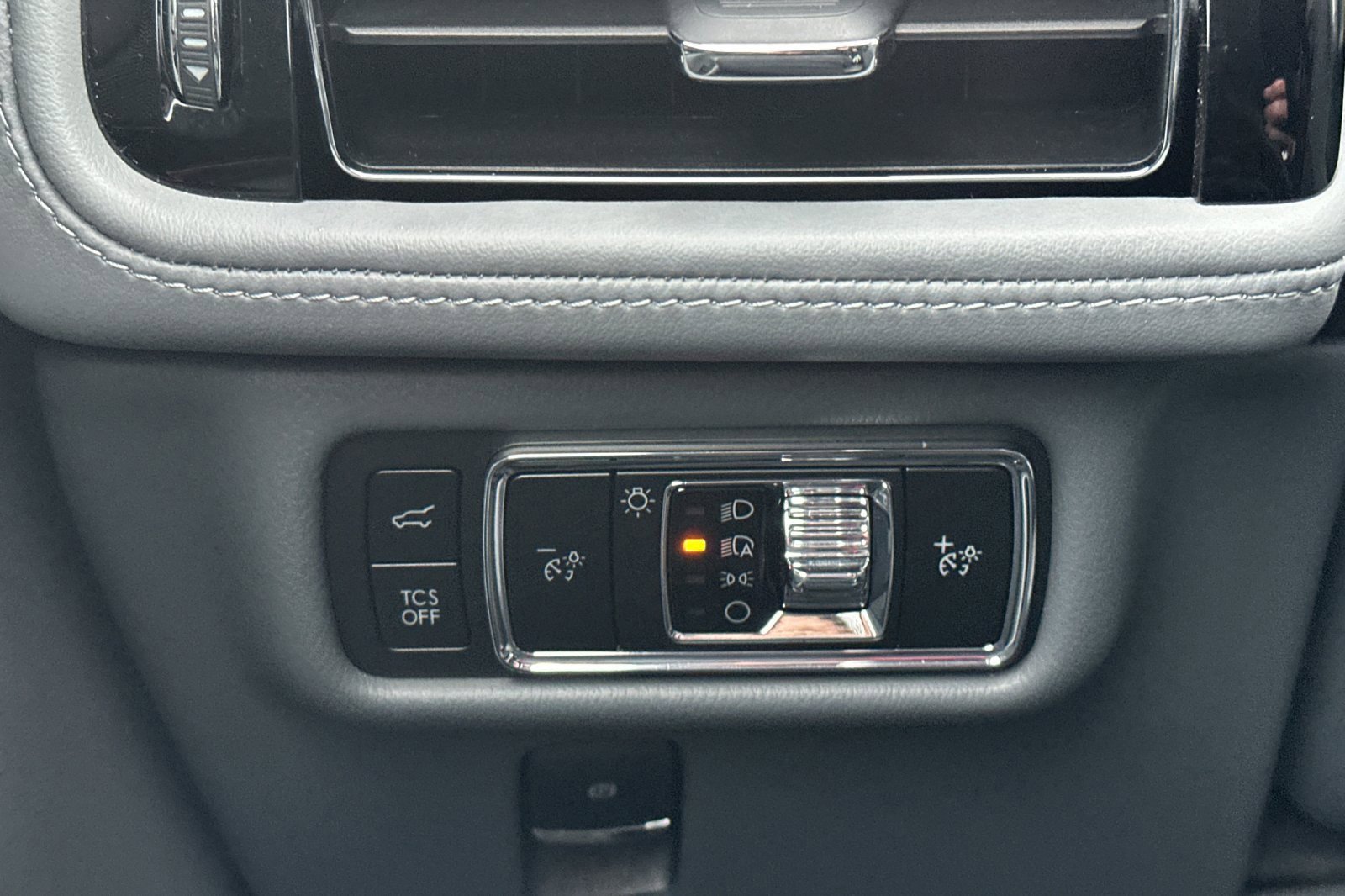 Used 2023 Lincoln Nautilus Reserve w/ Equipment Group 201A image 32