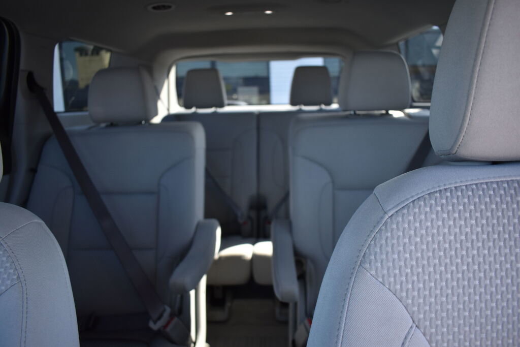 Used 2023 GMC Acadia SLE w/ Driver Convenience Package image 27