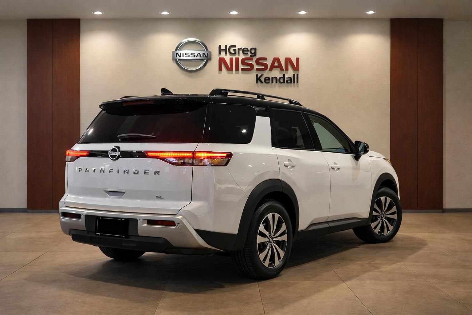 Certified 2024 Nissan Pathfinder SL FWD image 2