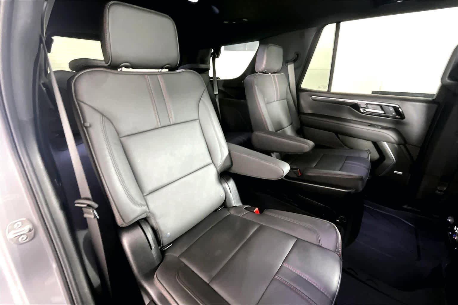 Used 2025 Chevrolet Tahoe RST w/ Comfort Package AWD/4WD image 39