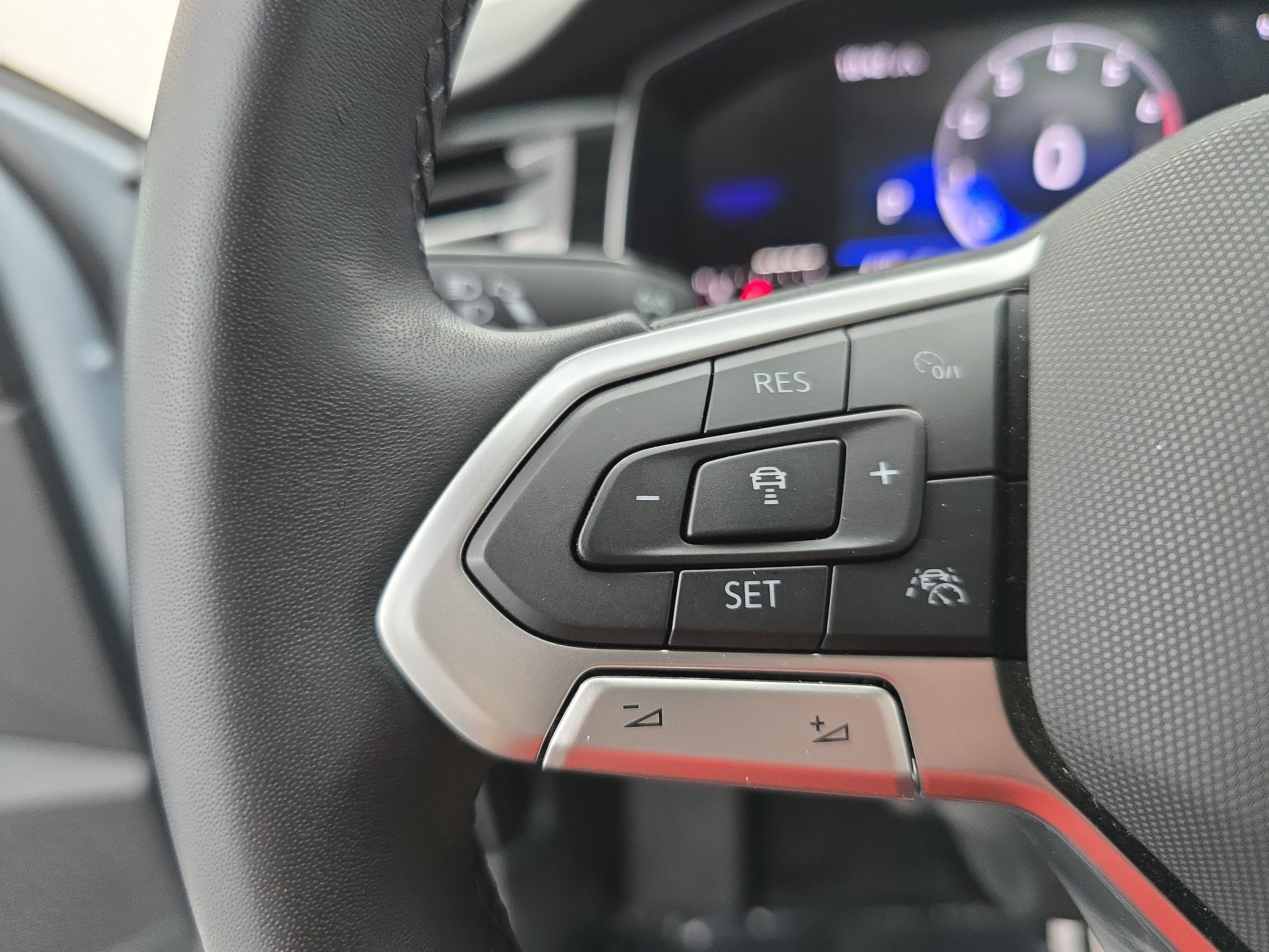 Certified 2025 Volkswagen Jetta SE FWD image 16