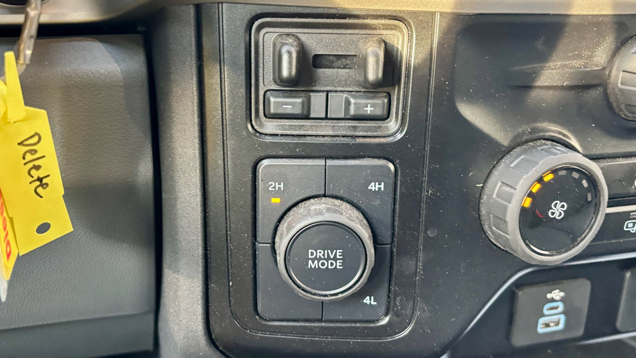 Used 2025 Ford F350 XLT image 24