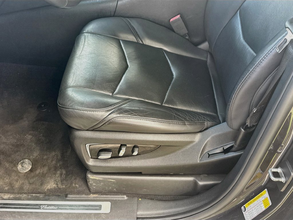Used 2018 Cadillac Escalade Premium Luxury AWD/4WD image 21