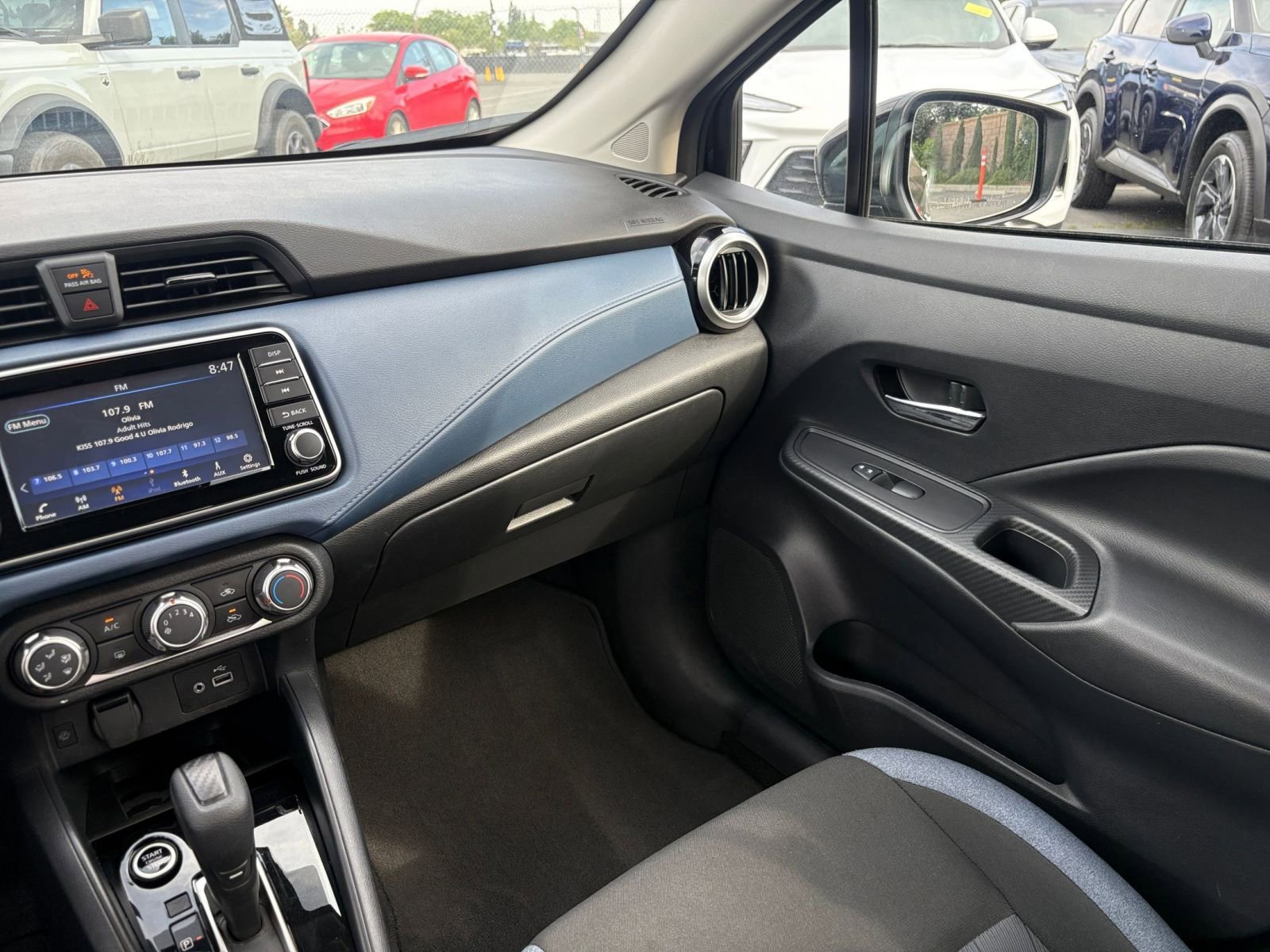 Used 2025 Nissan Versa SV w/ Trunk Package image 33