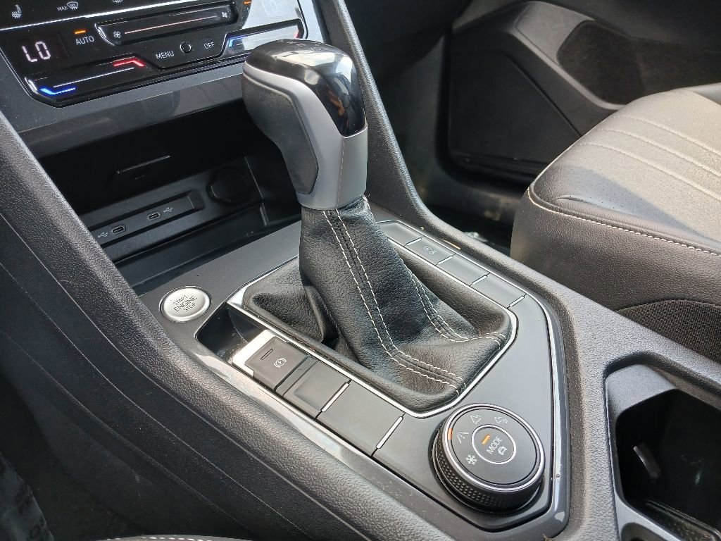 Used 2024 Volkswagen Tiguan SE image 20
