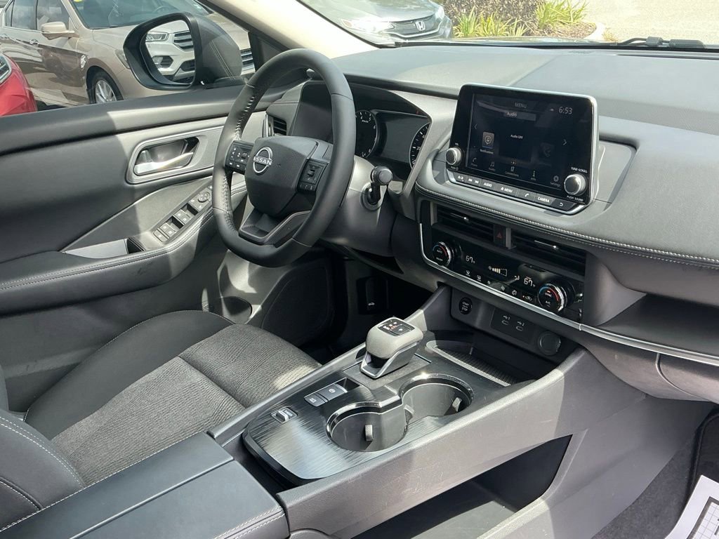 Used 2026 Nissan Rogue SV FWD image 11