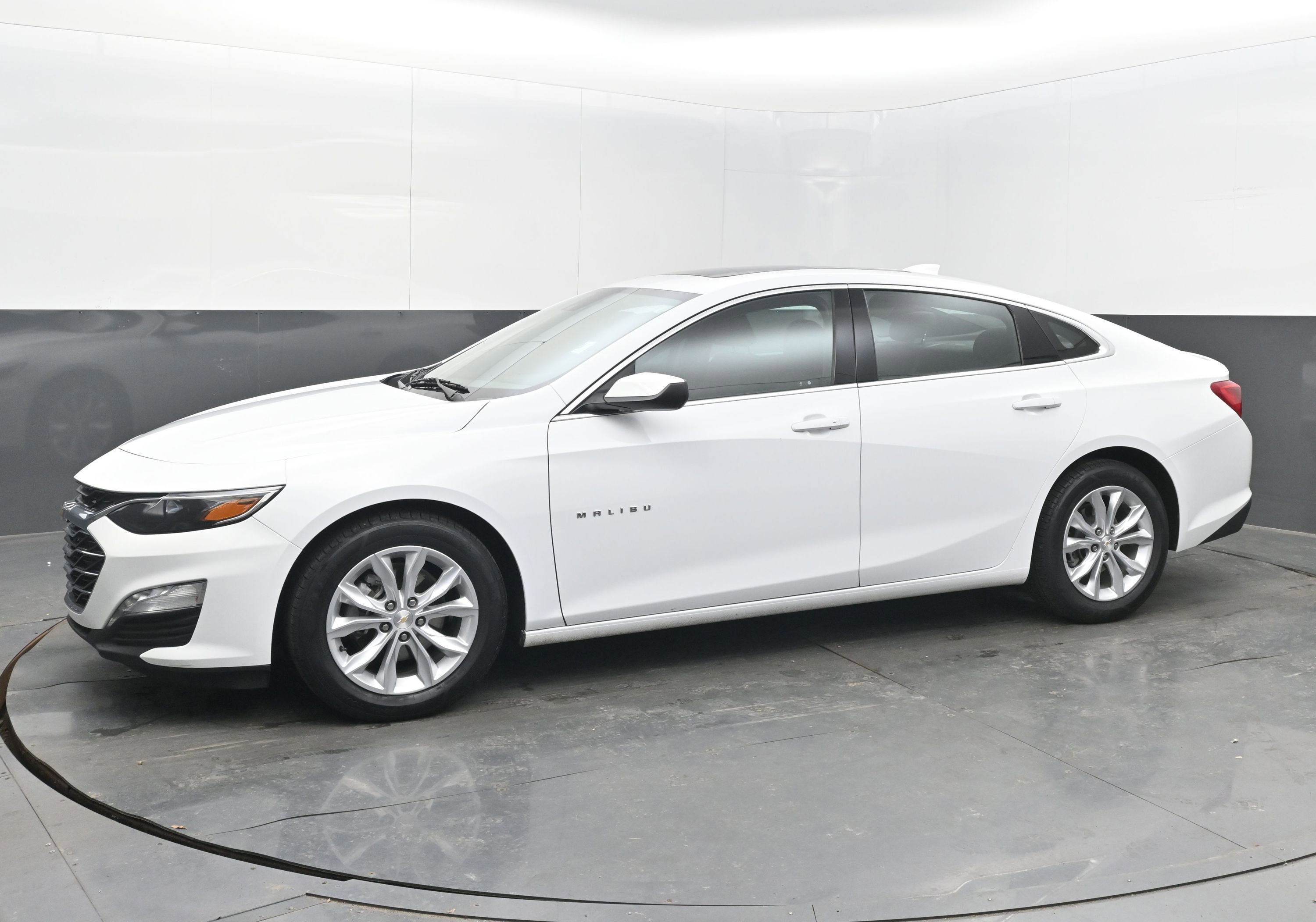 Used 2024 Chevrolet Malibu LT image 5