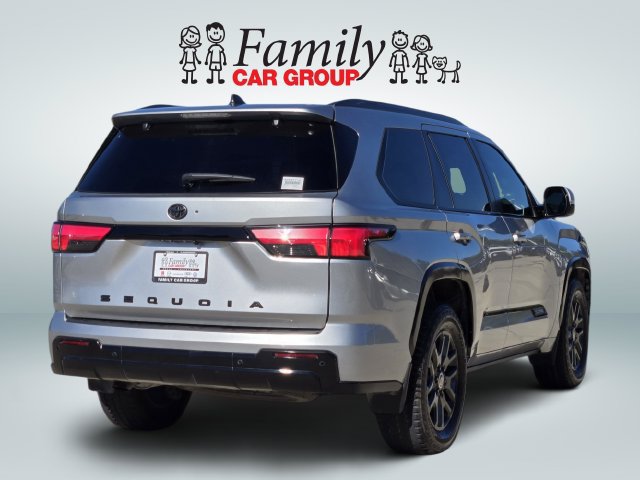 Used 2024 Toyota Sequoia Platinum AWD/4WD image 4