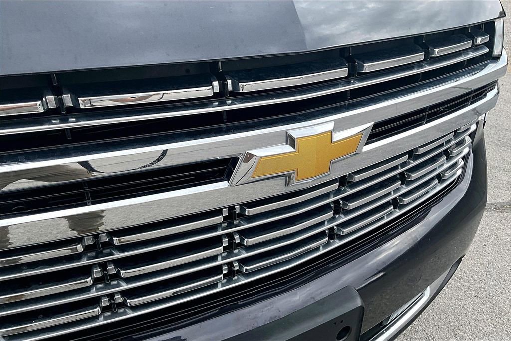 Used 2024 Chevrolet Suburban Premier image 33