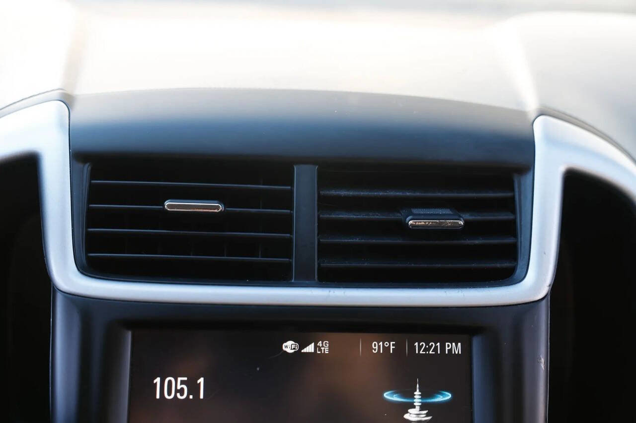 Used 2017 Chevrolet Sonic LT image 28