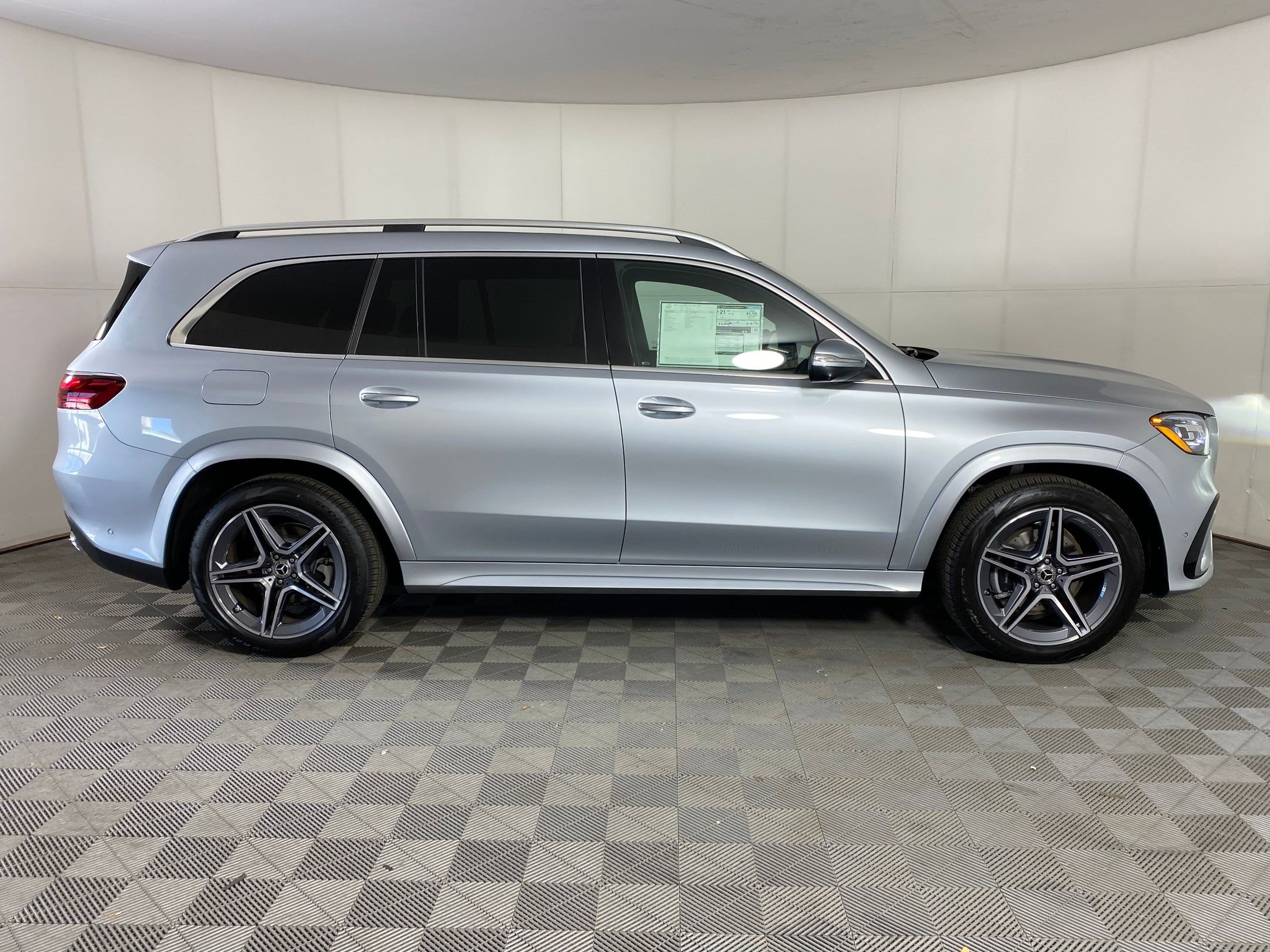 Certified 2025 Mercedes-Benz GLS 450 4MATIC image 7