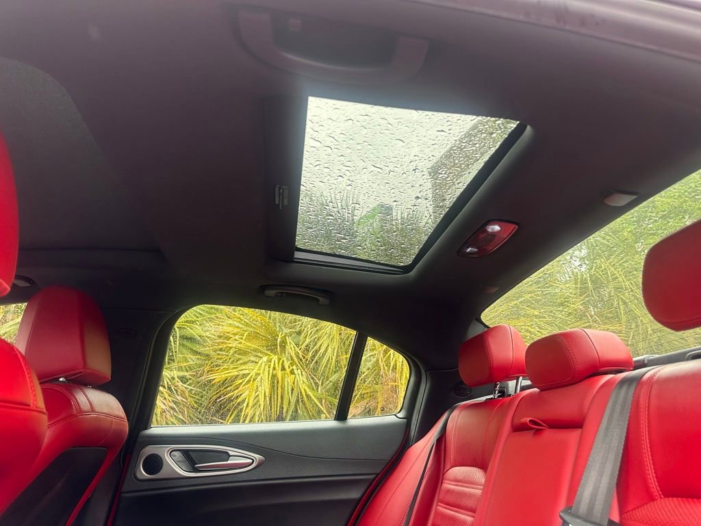 Used 2023 Alfa Romeo Giulia Veloce image 22