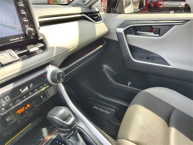 Used 2019 Toyota RAV4 Limited image 26