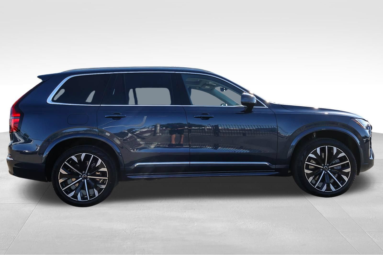 New 2026 Volvo XC90 T8 Ultra w/ Protection Package AWD/4WD image 4