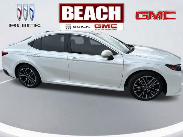 Used 2025 Toyota Camry XLE image 2