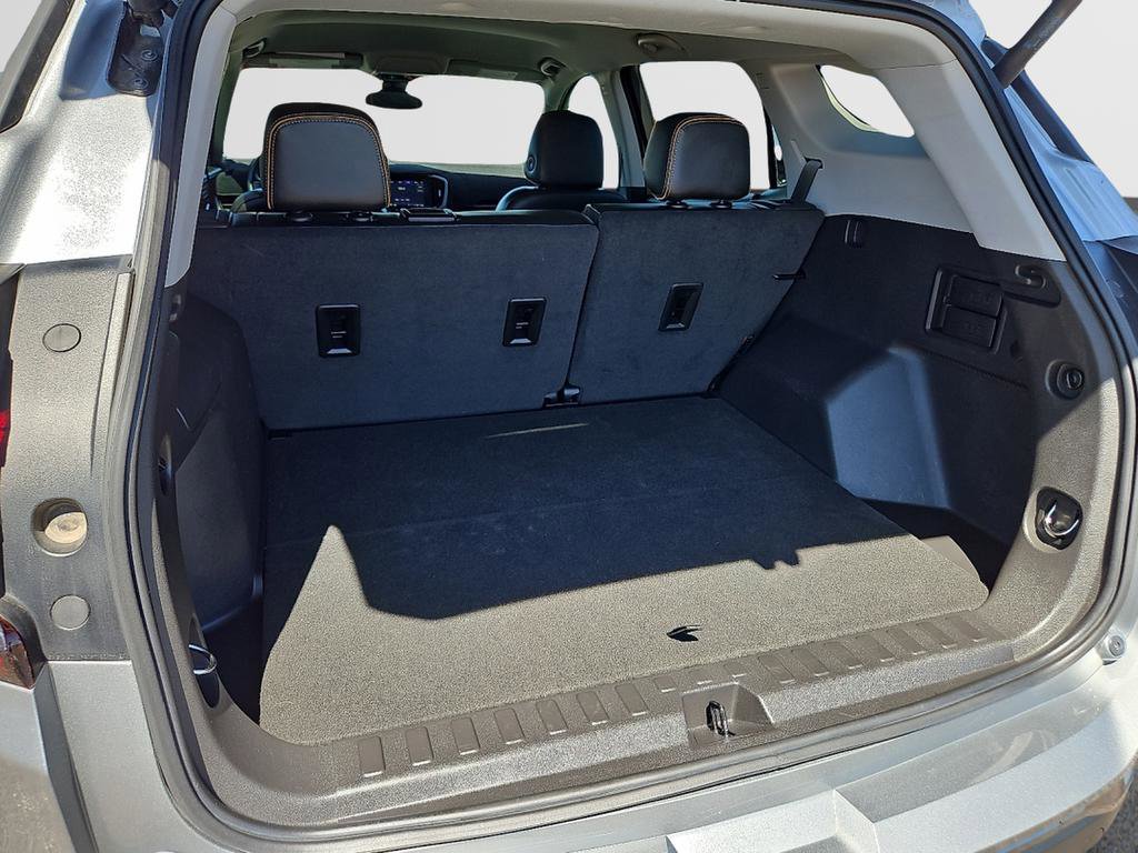 Used 2023 GMC Terrain AT4 AWD/4WD image 9