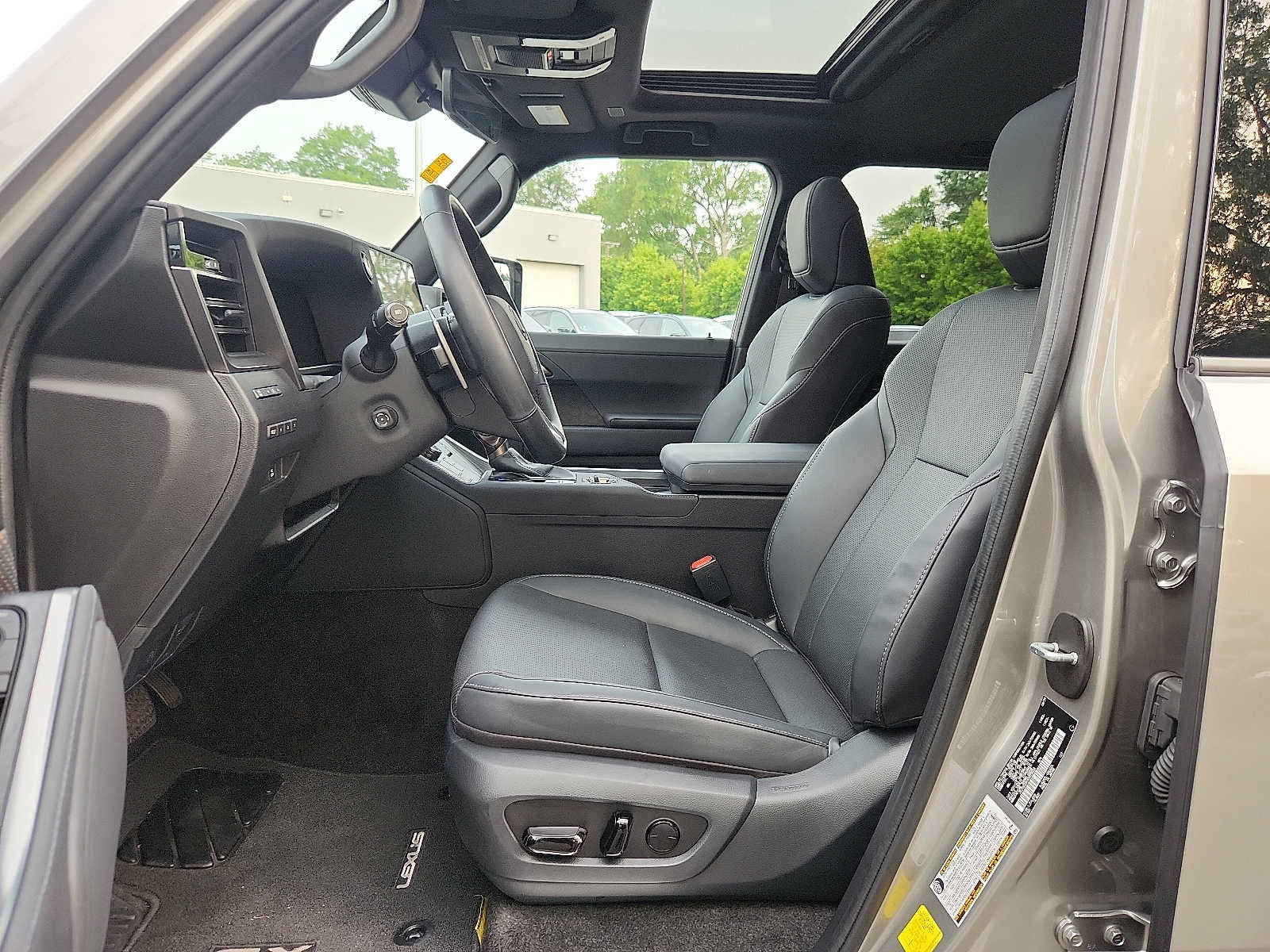 Used 2024 Lexus GX 550 w/ Accessory Package (Z1) AWD/4WD image 13