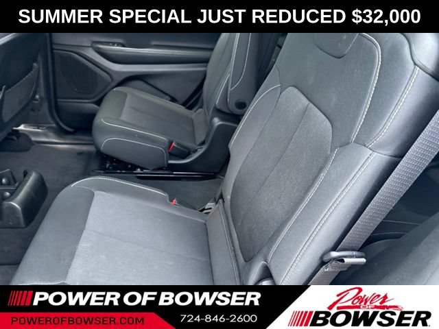 Used 2024 Jeep Grand Cherokee L Laredo AWD/4WD image 11
