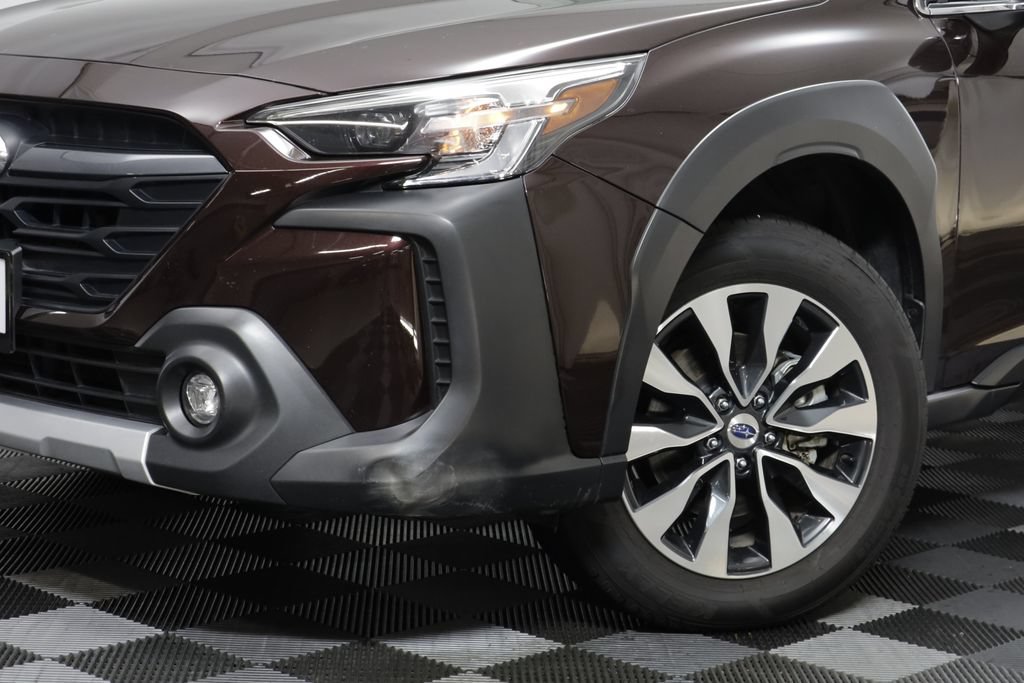 Used 2025 Subaru Outback Limited AWD/4WD image 3