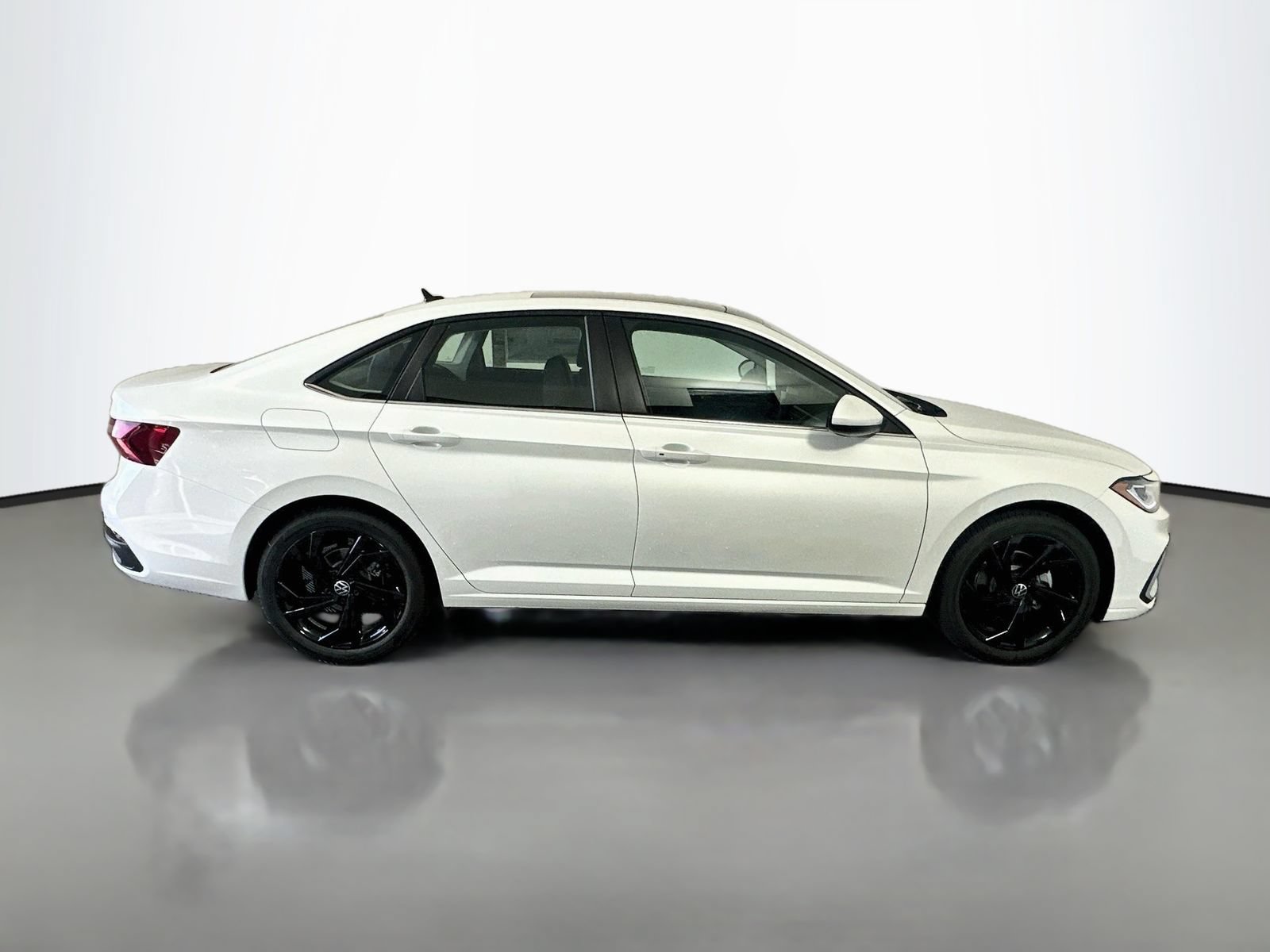 New 2027 Volkswagen Jetta SE FWD image 8
