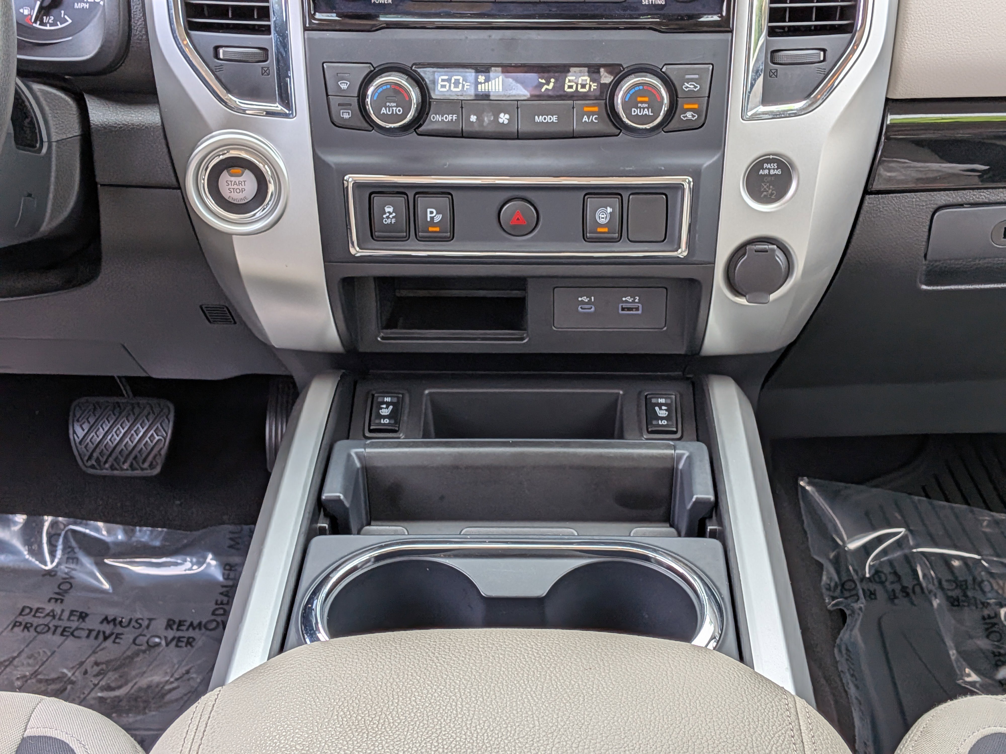 Used 2021 Nissan Titan SV w/ SV Convenience Package image 20